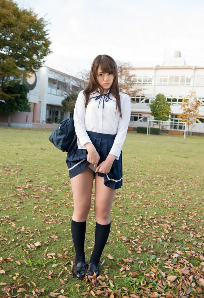 Eroticism gravure w of JK to tuck up a skirt by oneself, and to show underwear, and to do 2th image