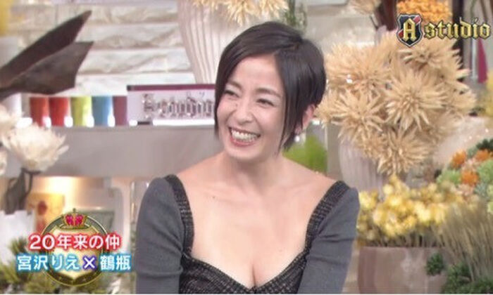 The breast image that it is to an already ripe body as for former idol with many Rie Miyazawa scandals 33th image