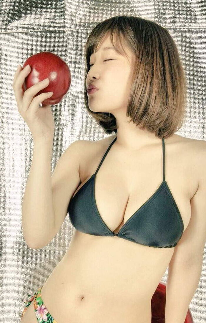 The breast image that I do not appear in much media with the face which is 橘花凛真面目, but wide milk is it in a feeling of weight 12th image