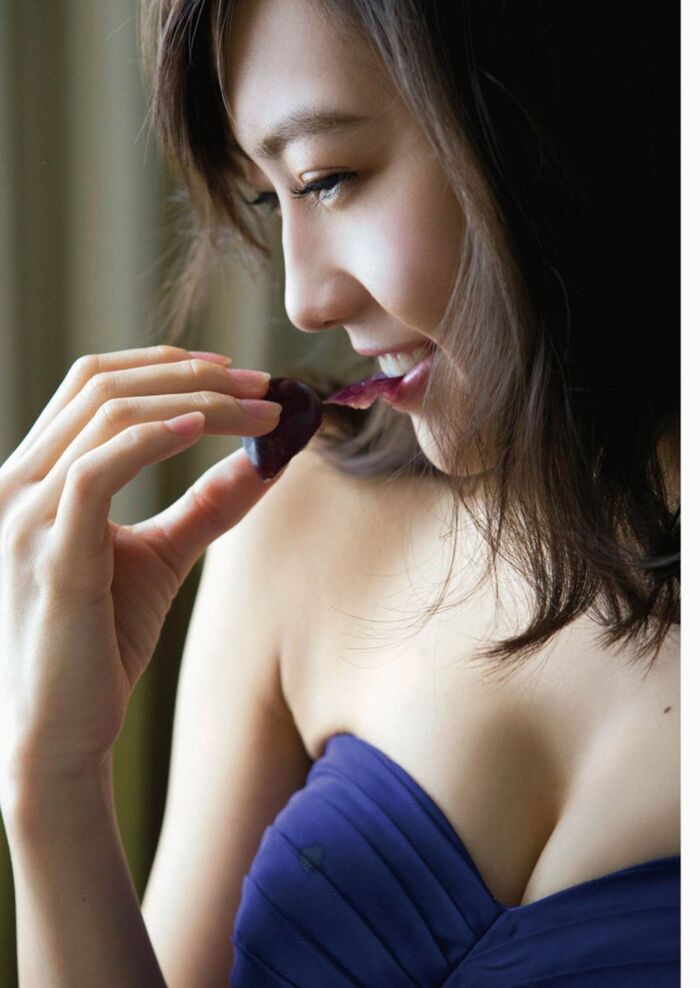 木崎ゆりあ 丸い可愛い顔でのし上がってきた年内卒業予定のおっぱい画像 22th image