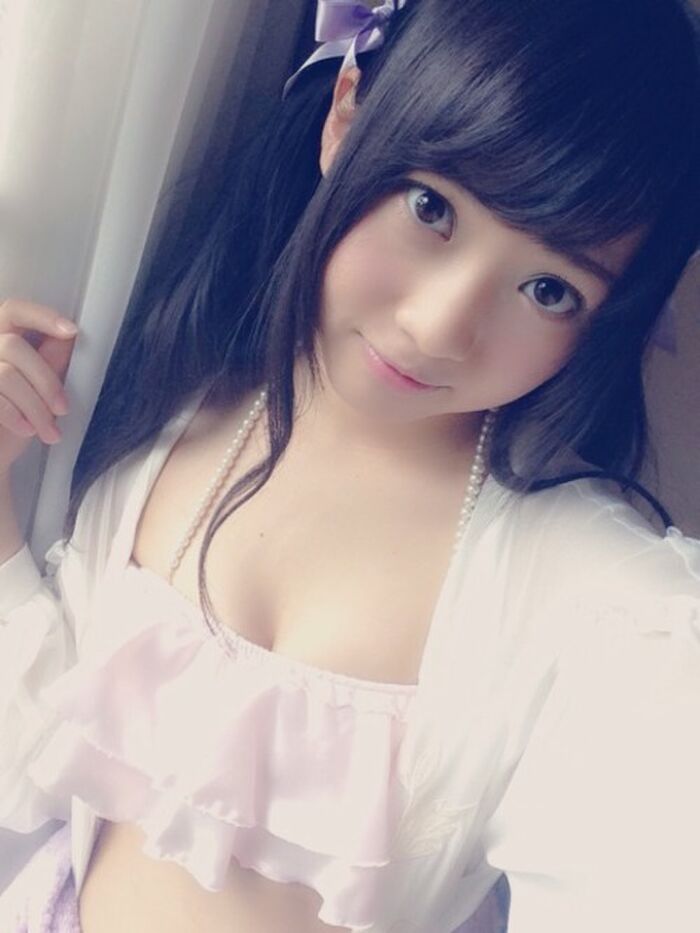 木崎ゆりあ 丸い可愛い顔でのし上がってきた年内卒業予定のおっぱい画像 3th image