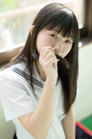 Translucency is good; is the uniform & swimsuit gravure of Akane Suzuki!