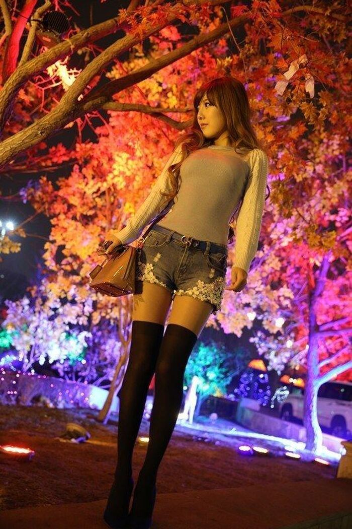 Leg fetish Beautiful legs image of Taiwan model Ross! 2th image