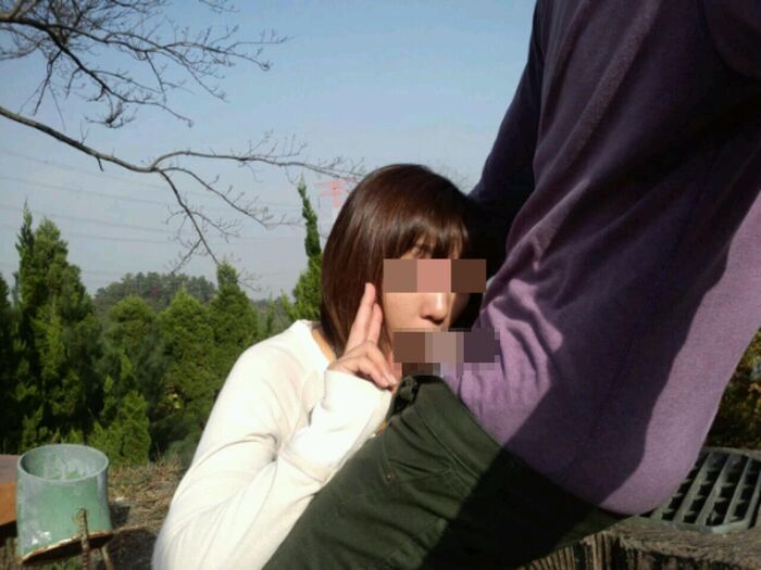 30 photos of the talented bimbo girls saku outdoors 28th image