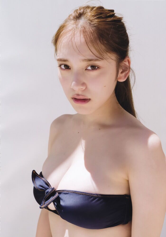 125 Photos of Tomaru Rika Gravure, Mon-cm, clothed busty yoga etc... 67th image