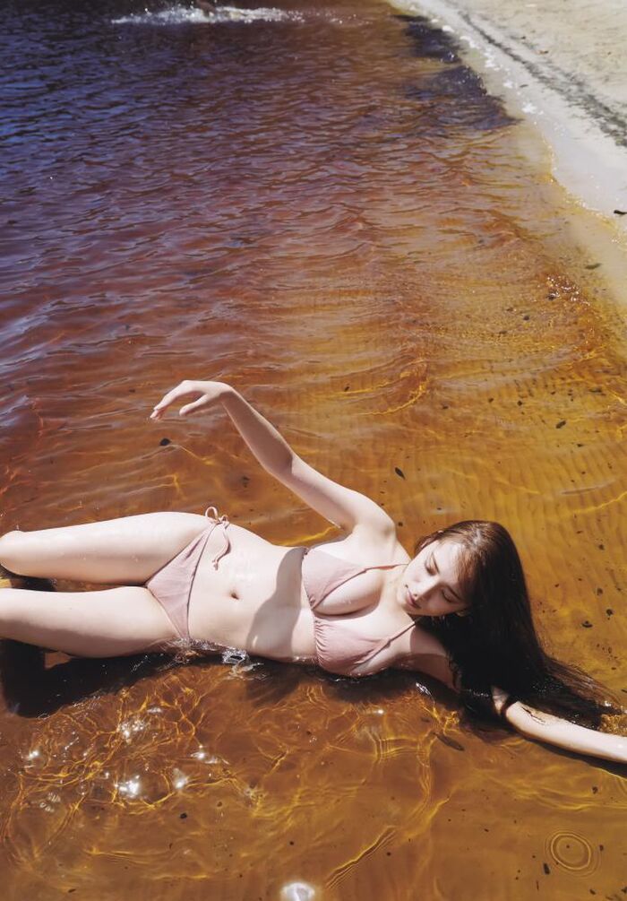 125 Photos of Tomaru Rika Gravure, Mon-cm, clothed busty yoga etc... 96th image