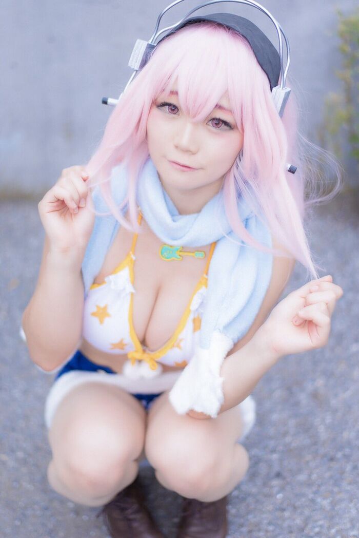 It's almost summer c92! Sexy cosplayers out erotic rom here 17th image