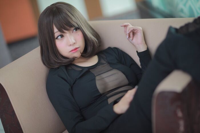 It's almost summer c92! Sexy cosplayers out erotic rom here 54th image