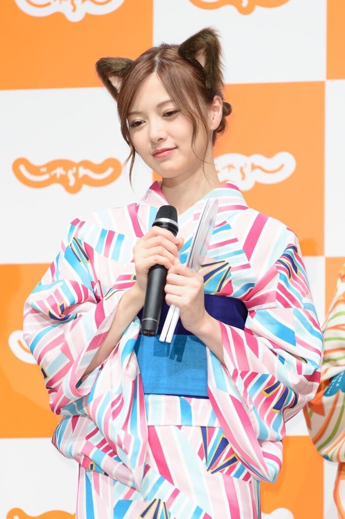 Mai Shiraishi (24) and Nishino Nanase (23) Cute cat ear yukata too. 5th image
