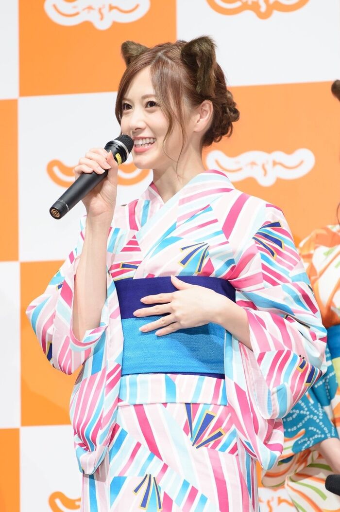 Mai Shiraishi (24) and Nishino Nanase (23) Cute cat ear yukata too. 6th image