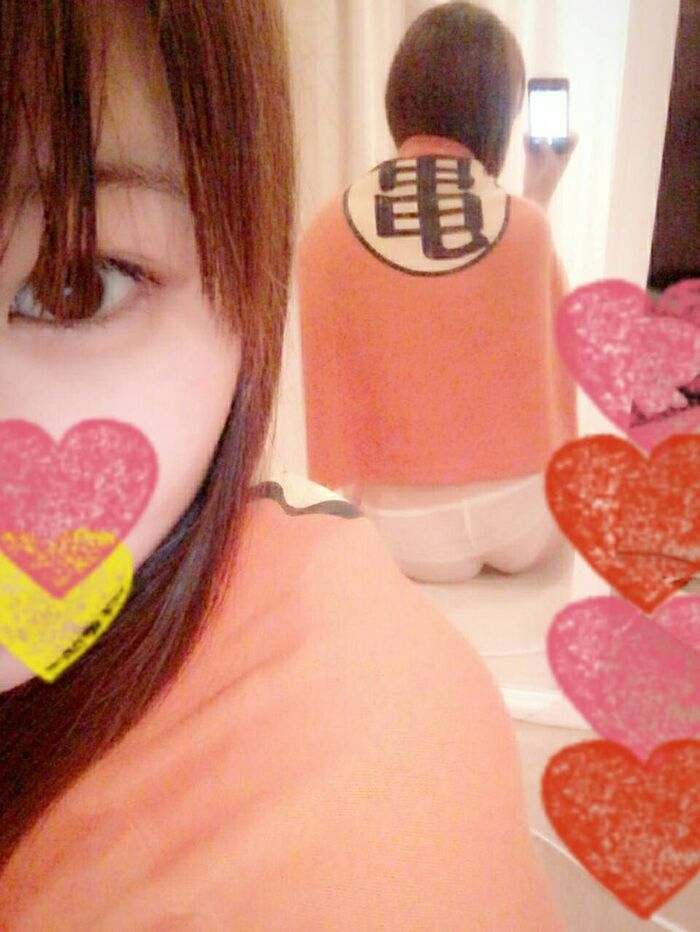 33 Photos of young woman in estrus self taking erotic pictures 24th image