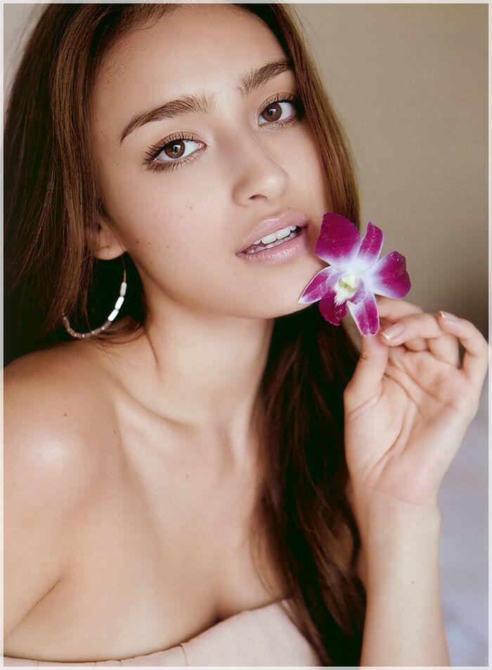 長谷川潤 世界で最も美しい顔100人にノミネートの小麦色一流モデルのおっぱい画像 11th image