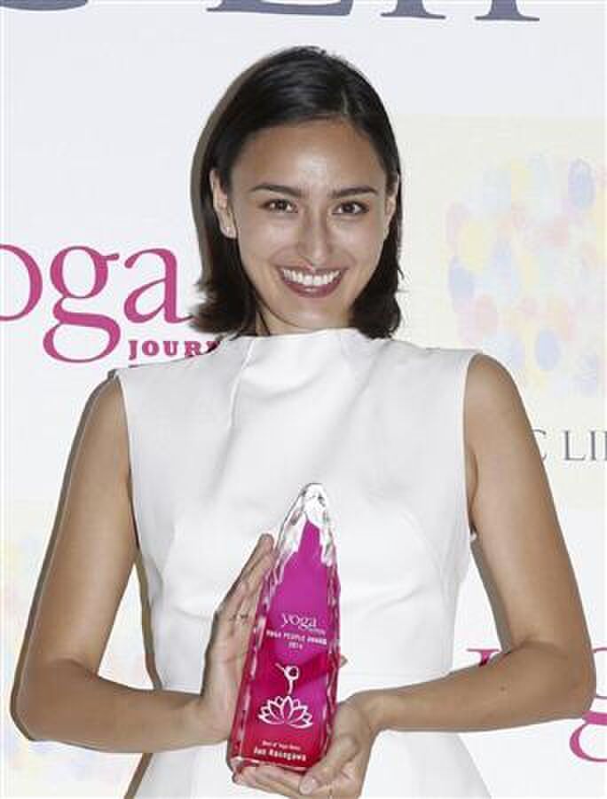 長谷川潤 世界で最も美しい顔100人にノミネートの小麦色一流モデルのおっぱい画像 15th image