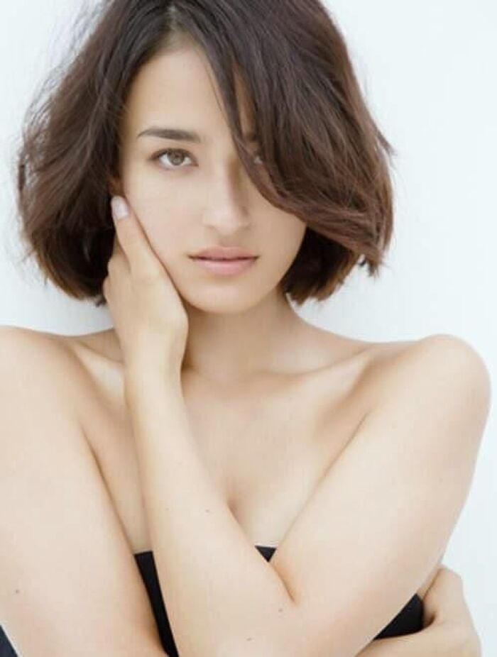 長谷川潤 世界で最も美しい顔100人にノミネートの小麦色一流モデルのおっぱい画像 2th image