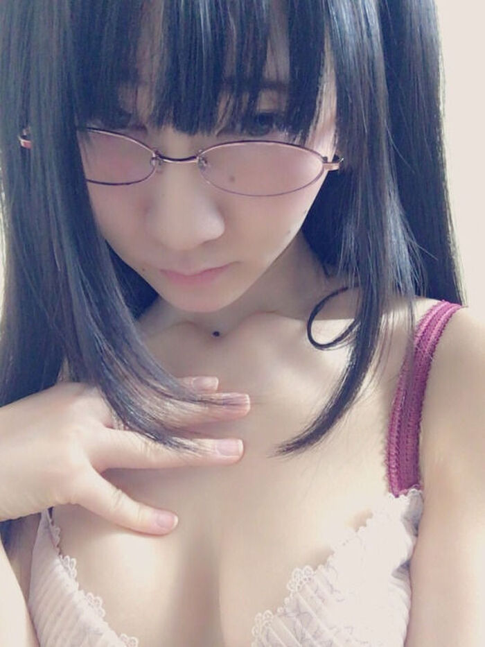 Erotic image of black hair glasses beautiful Girl star facial 19th image