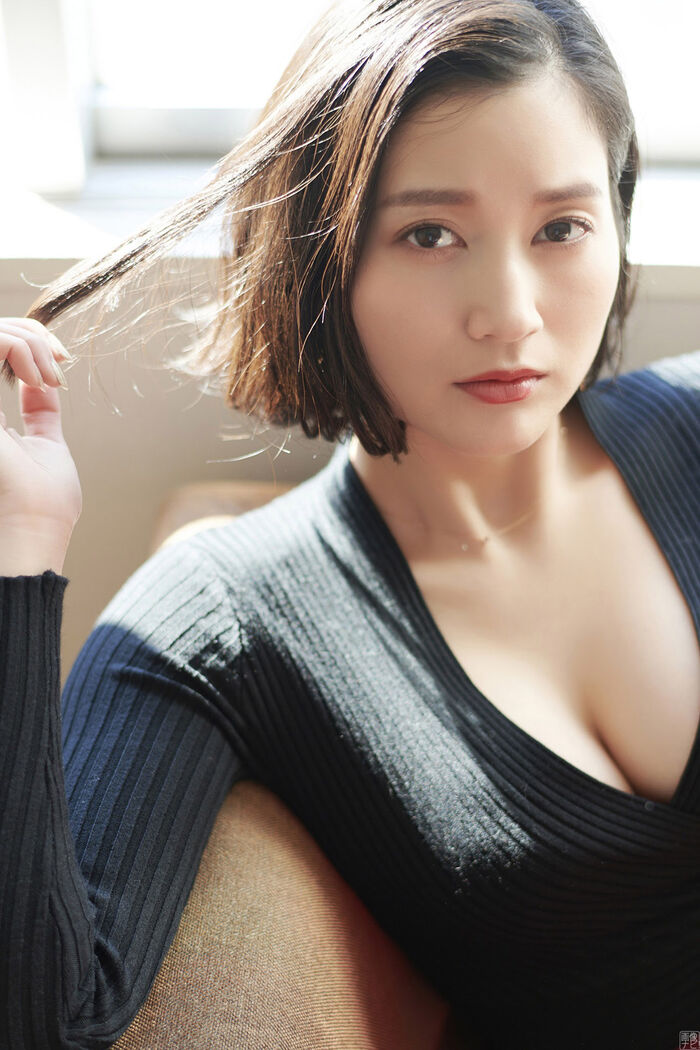 Exit Arisa (24) G-cup God style Reporter. 14th image