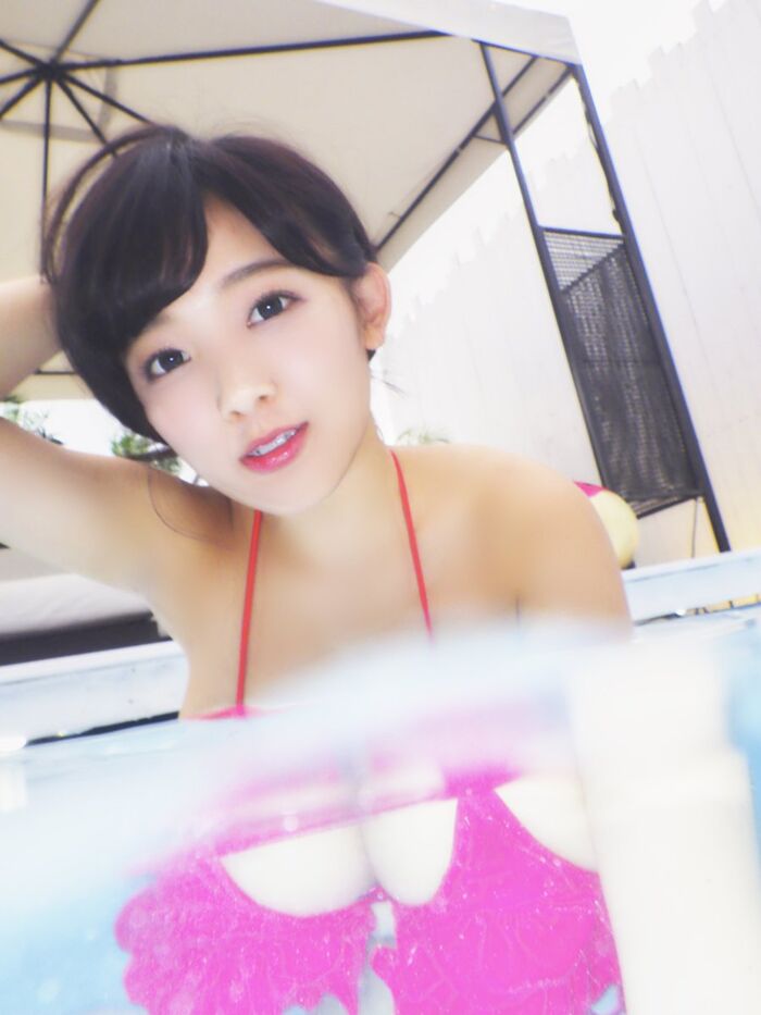 Azatoi Image vol. 2 to seduce and highlight the cleavage of the breast by slouching 49th image