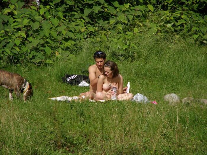 If you think a white couple is naked and sunbathing in the hill of the Local... 22 pictures Voyeur who wanted to start sex! 11th image