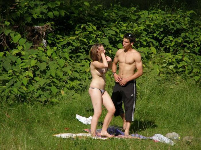 If you think a white couple is naked and sunbathing in the hill of the Local... 22 pictures Voyeur who wanted to start sex! 6th image