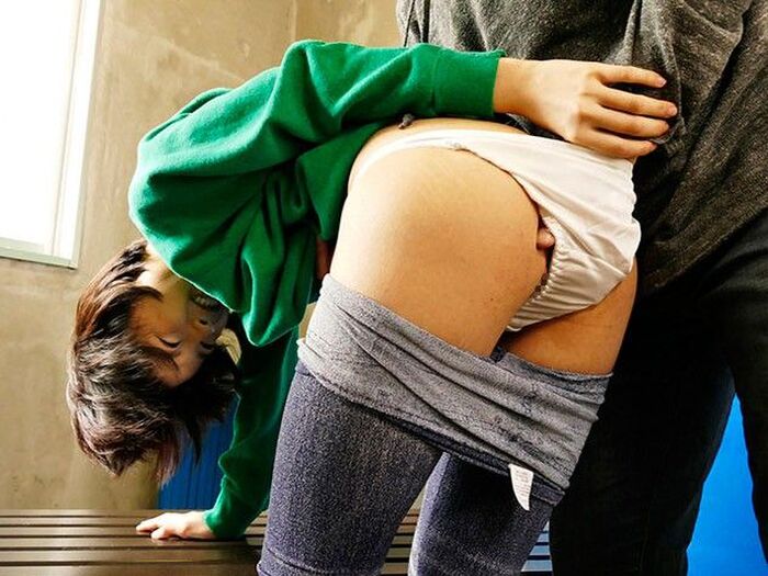 【田舎ビッチ】娯楽が少ないから股もゆるくなるよねw田舎の人妻をナンパ即ハメwww 10th image