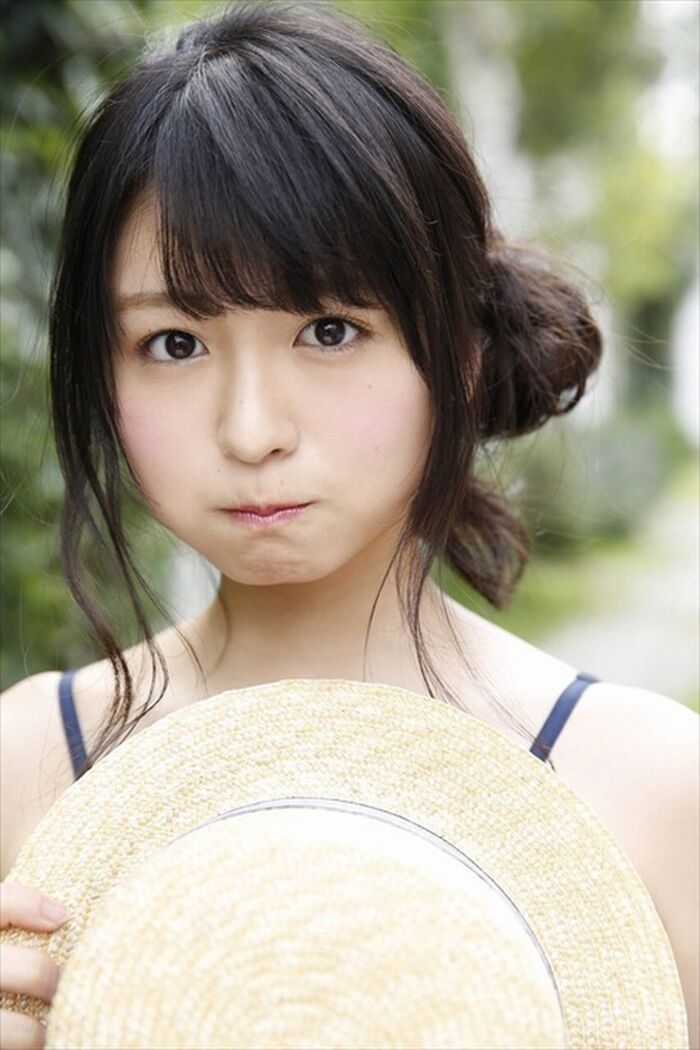 長濱ねる 超絶可愛いねるちゃんの初の写真集で人生初水着を披露のおっぱい画像 14th image