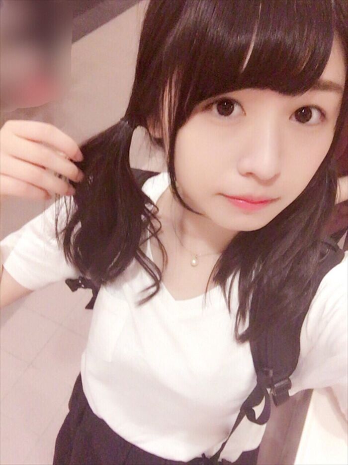 長濱ねる 超絶可愛いねるちゃんの初の写真集で人生初水着を披露のおっぱい画像 25th image