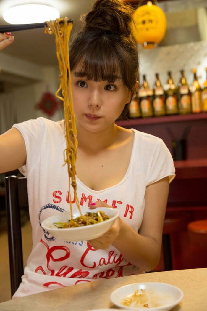 Shinozaki Love, the cover looks nude in the photo collection of the topic in hand bra semi nude public ww 12th image