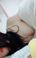 18-year-old female college student has a cute nipple nude selfie