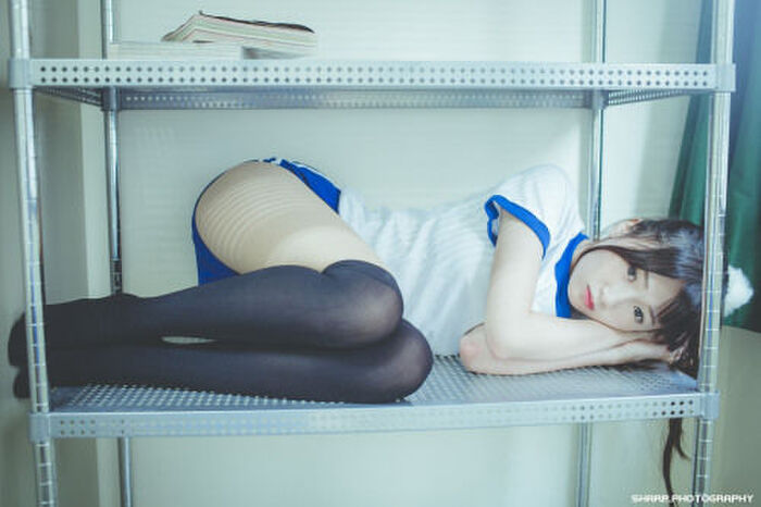 A smooth thigh image of the gym clothes bloomers girl's Whip Whip! 2th image