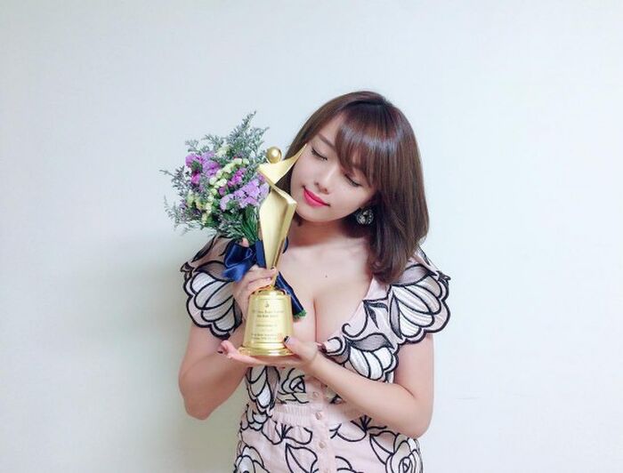 Ai Shinozaki love that has been lifted hand bra, the latest huge breasts that continue to reign top from JC Bikini too ww 18th image