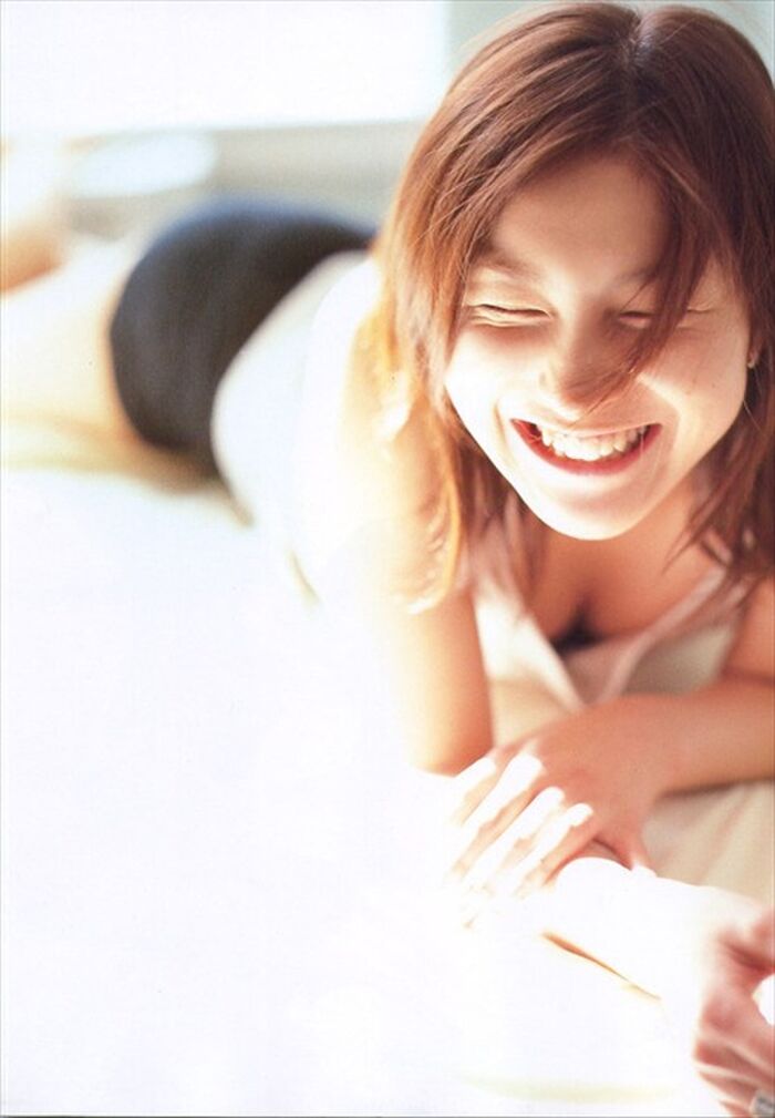 広末涼子 お騒がせの可愛い元アイドルも主婦役が板に付いてきたおっぱい画像 20th image