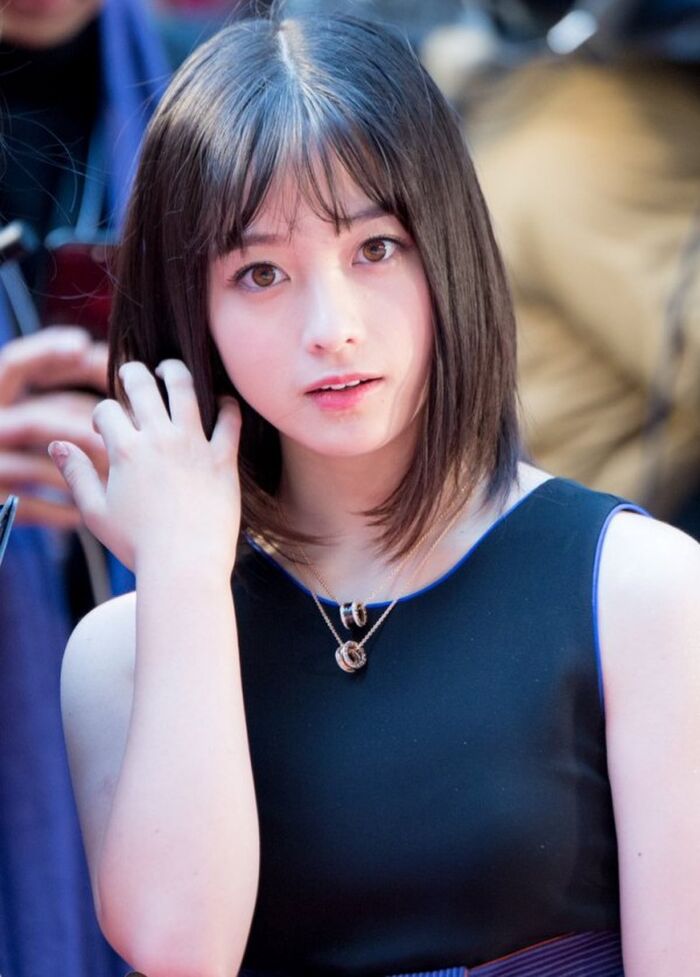 Hashimoto Naoko (18) First time sex appeal shot in the challenge of the thigh is bare ww 14th image
