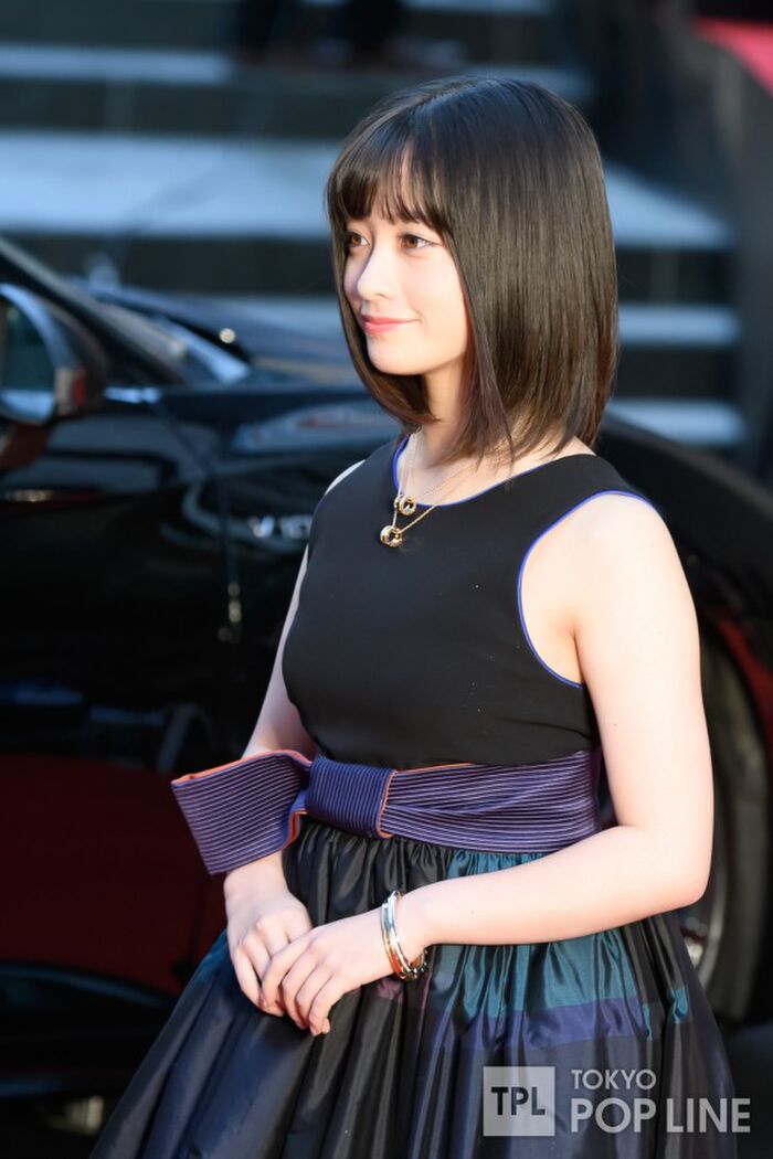 Hashimoto Naoko (18) First time sex appeal shot in the challenge of the thigh is bare ww 16th image