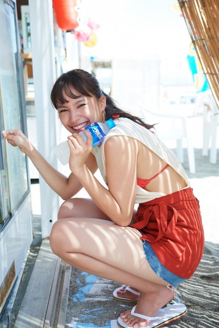 Sekimizu Nagisa, 19-year-old young actress of Aquarius cm, bikini smallish breasts exposed ww in youth magazine 7th image