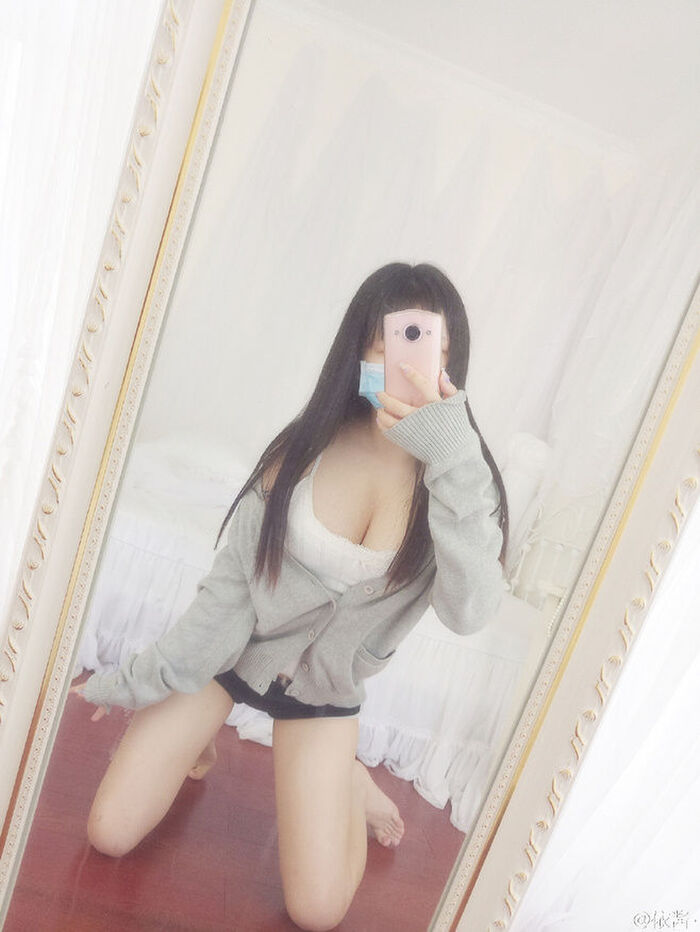 [Amateur woman] I have a mummy body to take a picture of the whole body only taking selfie indeed. www 14th image