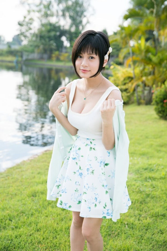 Ramu nailed to the breasts that protrude from the bikini of the serious H Cup 32th image