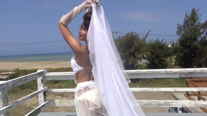 Popular Busty CanCam model Hisamatsu Ikumi, a half-naked wedding dress is the only eye to go WW 15th image