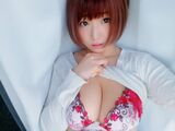 Azatoi Image vol. 3 to seduce and highlight the cleavage of the breast by slouching