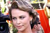 [68 photos erotic images] Charlize Theron erotic nude and nipples and underwear summary SP [Permanent Edition]