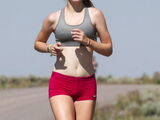 Foreign runners who do not care to hide such as nipples (30 images)