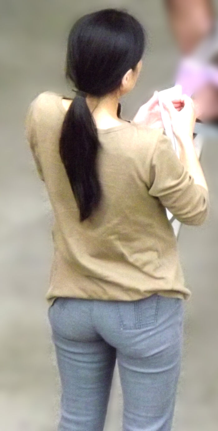 Your sister's Chile butt that wears jeans falls out wwwwww 2th image
