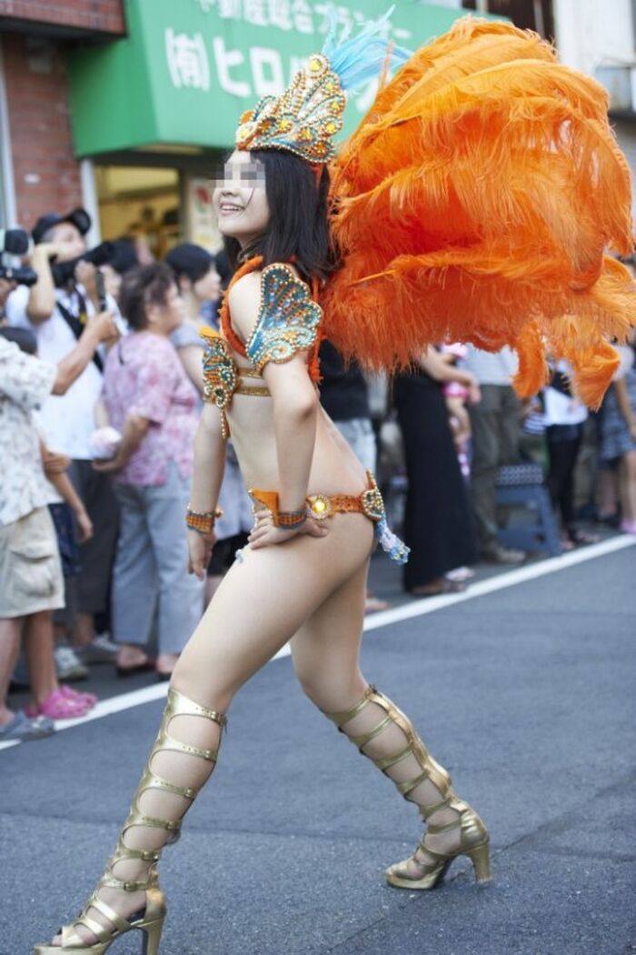 The degree of exposure and erotic of samba gal may be more than cosplayers 22th image