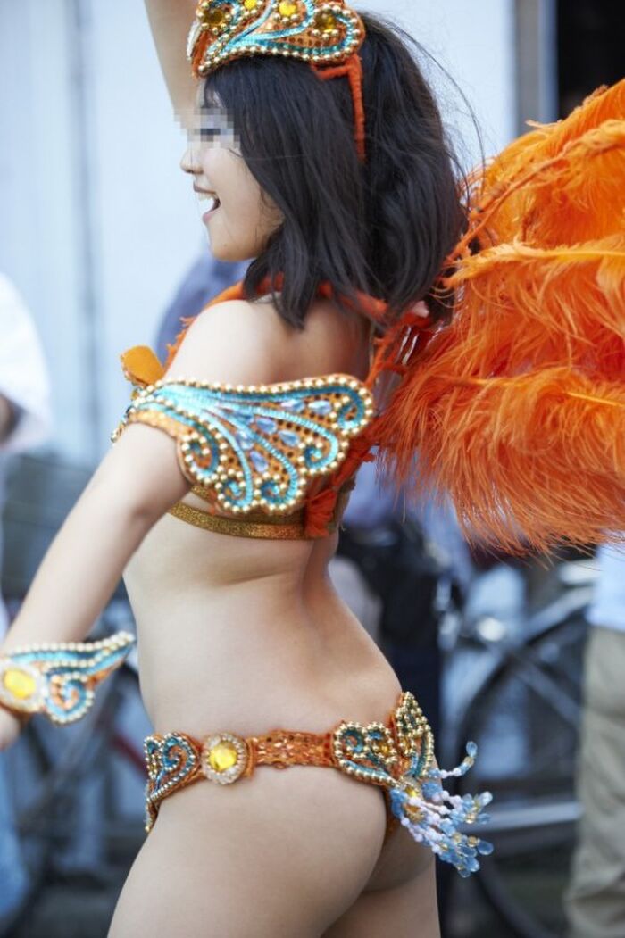 The degree of exposure and erotic of samba gal may be more than cosplayers 4th image