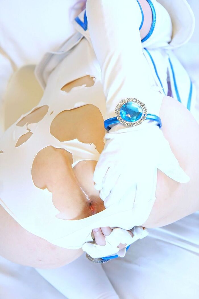Cosplay Girls biting and open up... 9th image