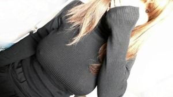 It is a big pie women's image that I have saved attracted to the breast! 22th image
