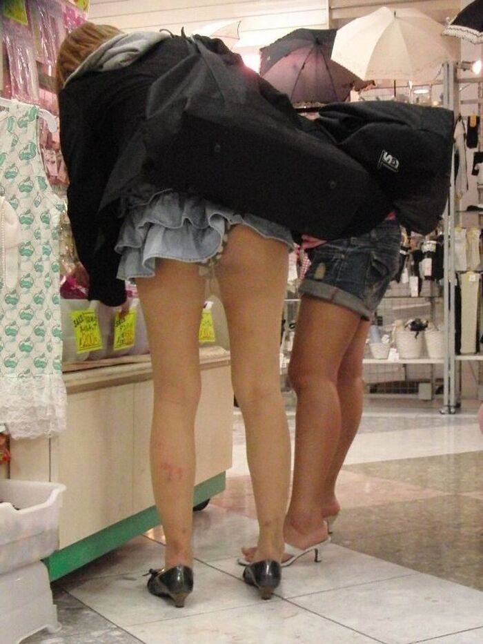 [Underwear erotic image] skirt goes up and pan... 12th image