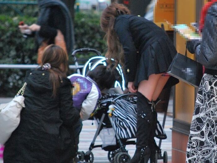 [Underwear erotic image] skirt goes up and pan... 9th image