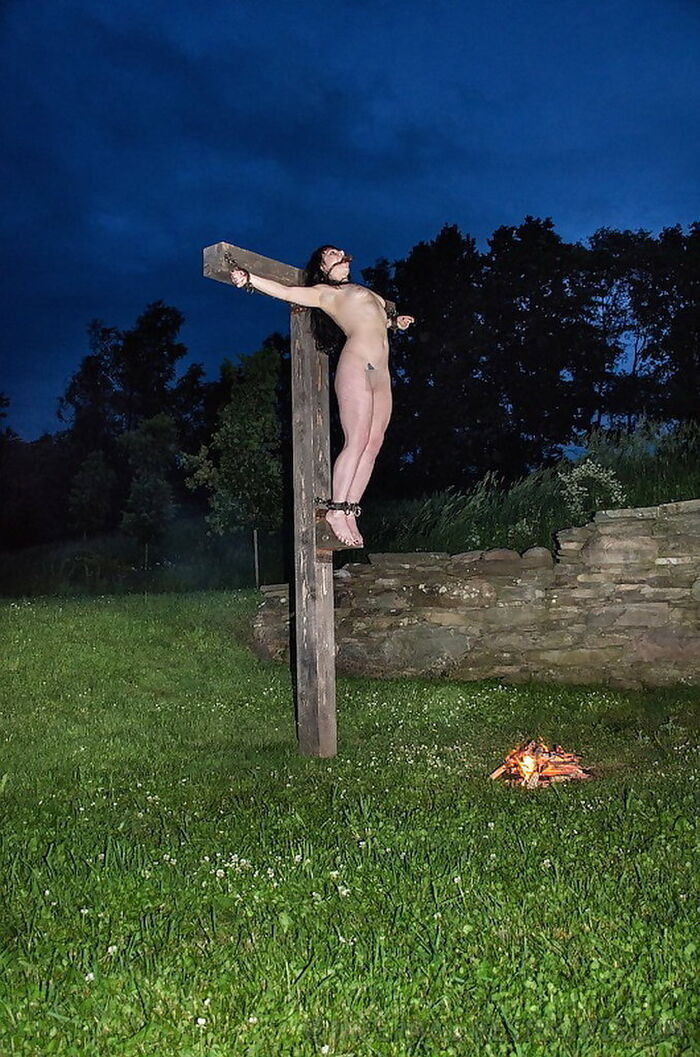 [Crucifixion] It is a training play only enjoy watching this??? (30 Photos) 13th image