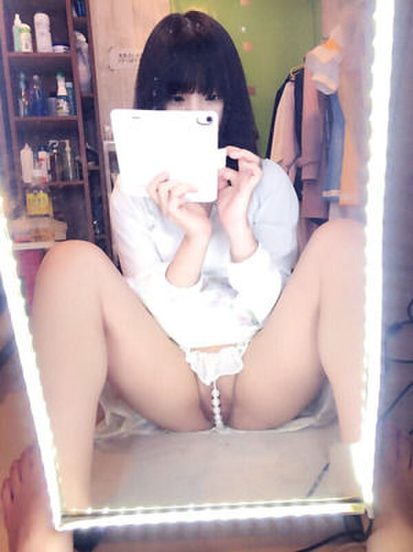 Erotic butt actress Adachi Rika JK Kos &amp; white bread beauty butt spanking image! Has GIF! 32th image