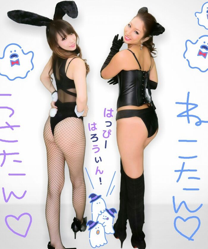 Erotic Image Paripi in the club while rocking the erotic butt 66th image